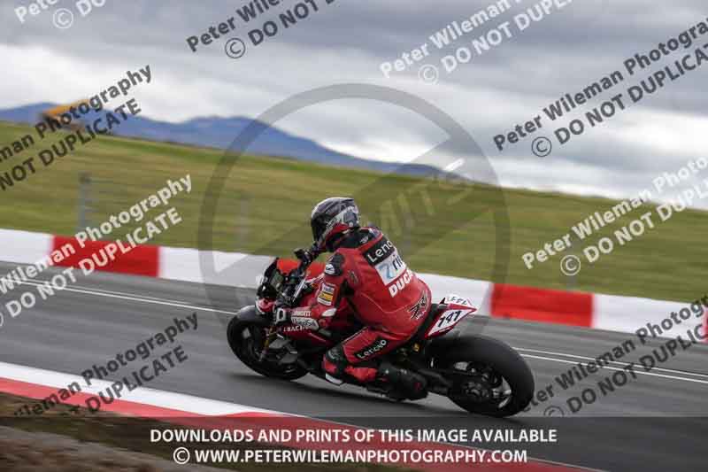 cadwell no limits trackday;cadwell park;cadwell park photographs;cadwell trackday photographs;enduro digital images;event digital images;eventdigitalimages;navarra;no limits trackdays;peter wileman photography;racing digital images;trackday digital images;trackday photos